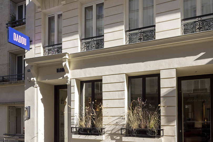 Access to hotel DADOU Paris 17