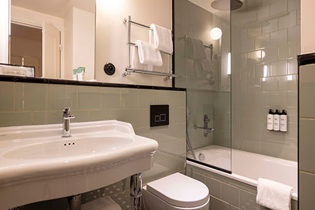 Bathroom of La Loge Verte Suite DADOU, hotel Paris 17