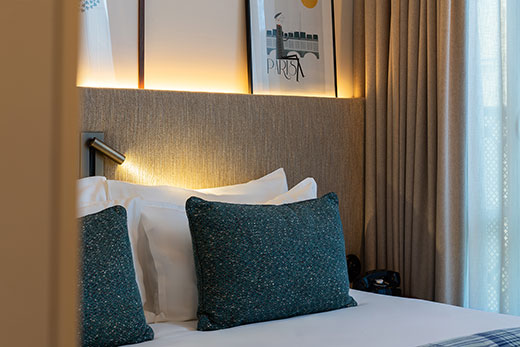 Very Bonne Chambre with balcony DADOU, hotel Paris 17