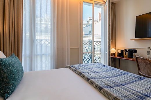 Very Bonne Chambre with balcony DADOU, hotel Paris 17
