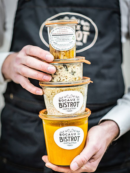 Room service of the Hôbou hotel in Boulogne-Billancourt