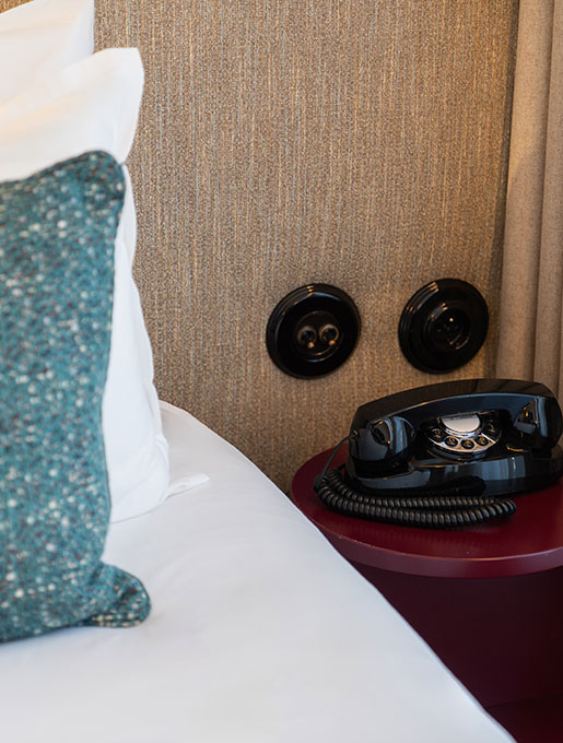 DADOU Hotel Paris 17 Telephone